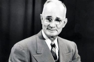 Quem foi Napoleon Hill? Conheça a História